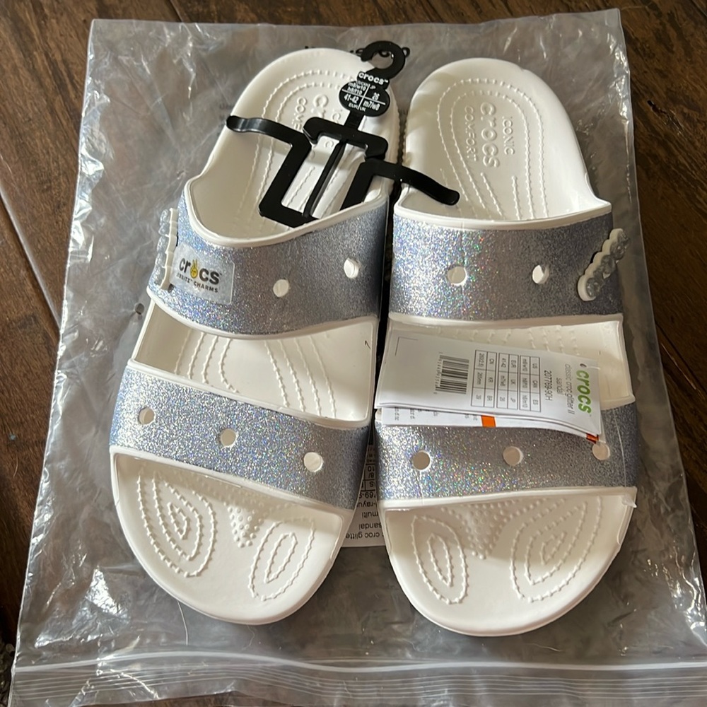 BNWT Classic Croc glitter II Sandal